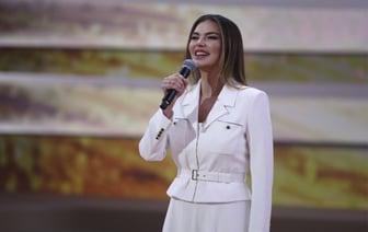 Женщины Лукашенко и Путина посмотрели друг на друга