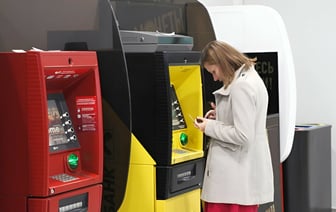 От снятия денег до начисления money-back. 8 белорусских банков объявили об изменениях в феврале