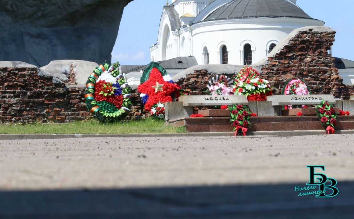 Начался ремонт у Вечного огня в Брестской крепости