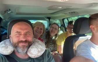 «Белорусской солярки хватило до границы Польши с Чехией». Белорусы месяц колесили по Европе на Opel Zafira