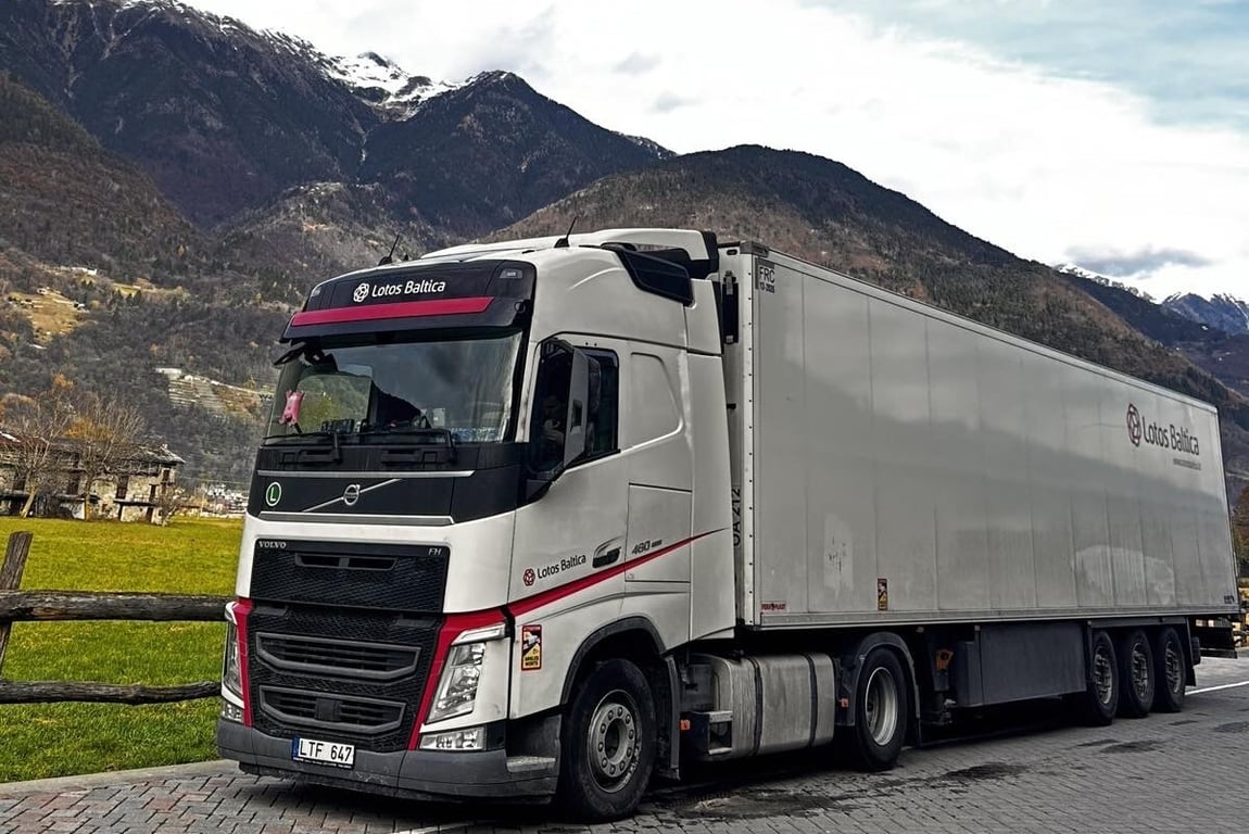 Белоруска три года дальнобоит по Европе, занимается спортом и... не теряет груз!