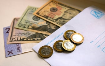 Медианная зарплата белорусов выросла за год на 19,5%. Сколько в рублях и долларах? — Официально