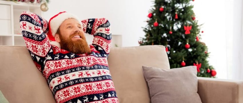 Можно ли отмечать Новый год в одиночестве? Ответили психологи