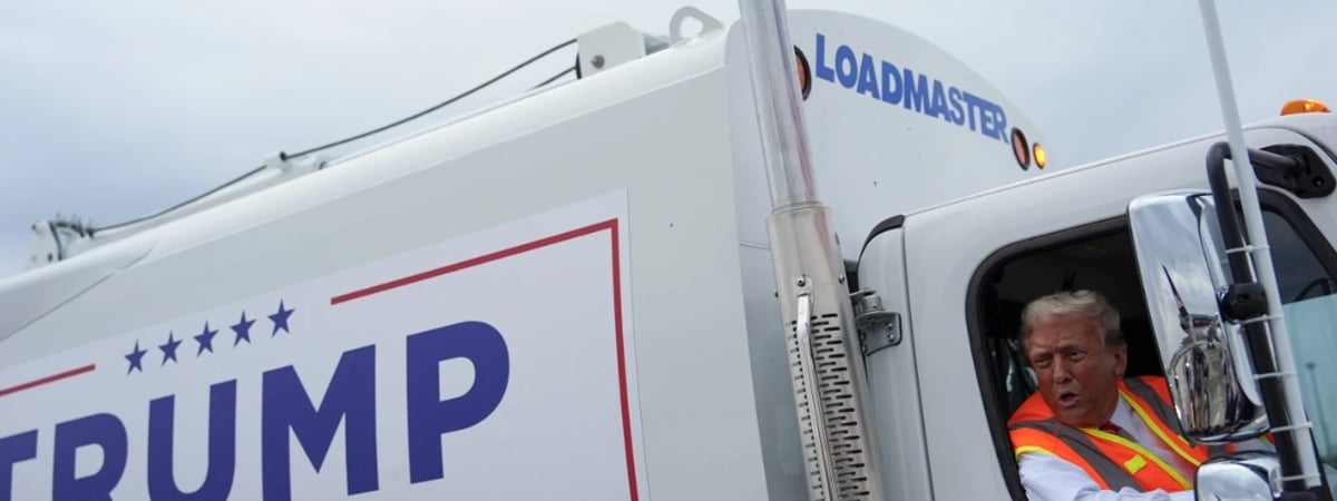 Трамп пересел на мусоровоз и заявил, что Байден «ненавидит американский народ» — Видео