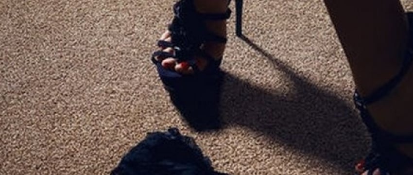 Супружеская пара поддалась любовным утехам в центре Минска. Что им за это грозит?