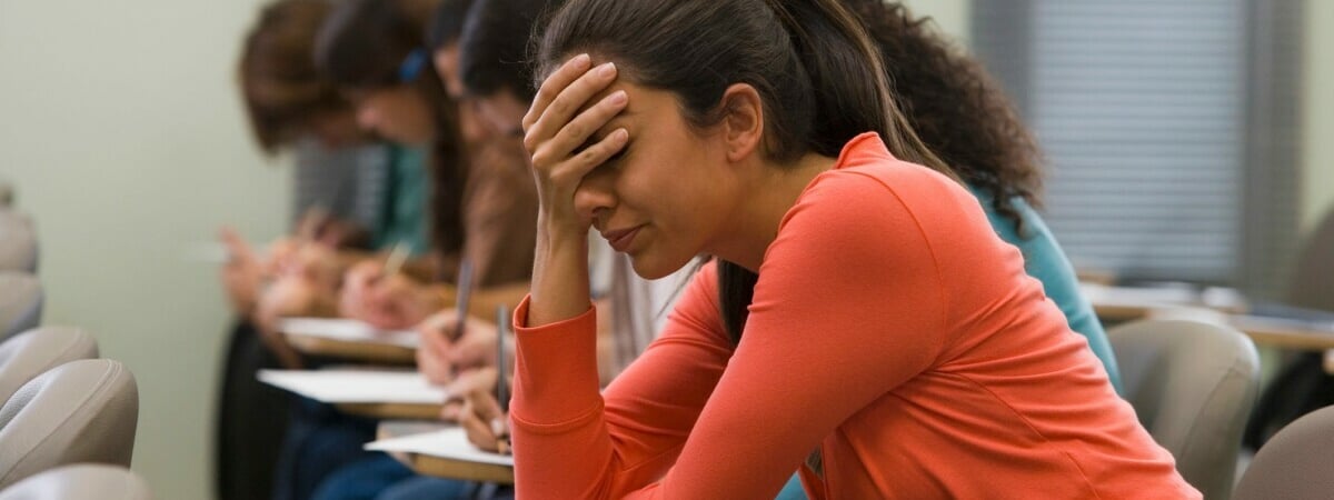 Выпускницу столичного вуза обязали выплатить более 30 тысяч рублей. За что?