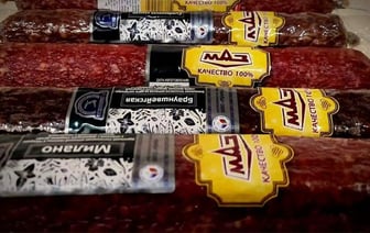 МАЗ запустил производство колбас под своим брендом. Какие и из чего делают?