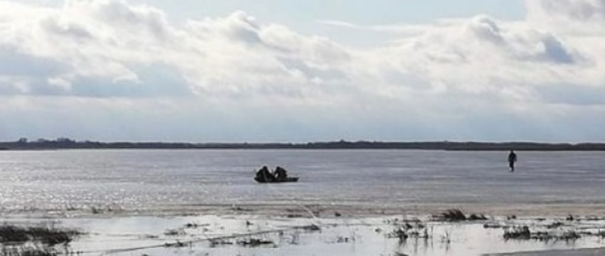 В Беларуси планируют штрафовать за выход на лед без спасательных жилетов