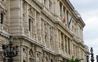 Суд Италии снова обязал вернуть группу отправленных в Албанию мигрантов