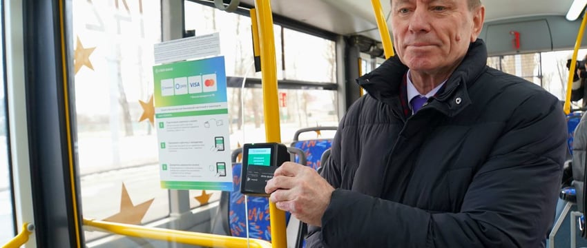 В могилевских троллейбусах заработала система оплаты картой