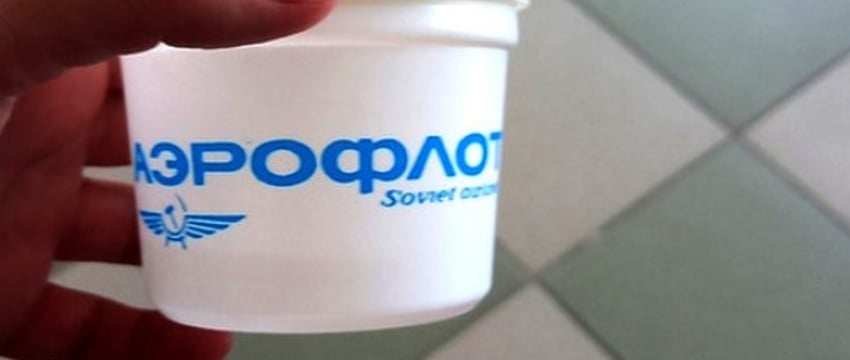В аэропорту Бреста заметили советские стаканчики для питья. Что это значит?