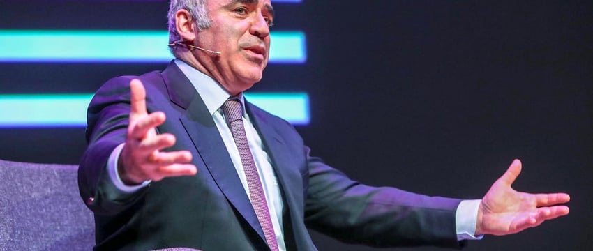 У Гарри Каспарова в России предъявлены уголовные обвинения по закону о "иностранных агентах"