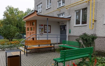 Жители многоэтажки с «лучшим подъездом» Минска показали, за что отдали 14 тыс. рублей на ремонт — Видео