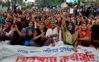 Ранения получили 100 человек в результате столкновений студентов в Бангладеше во время протестов против квотирования рабочих мест.