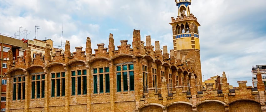 Необычная история в Испании: квартиру братьев-белорусов захватили сквоттеры