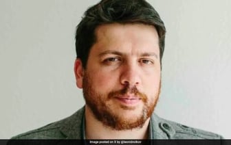 Соратник Алексея Навального, на которого напали возле дома, клянется "никогда не сдаваться"