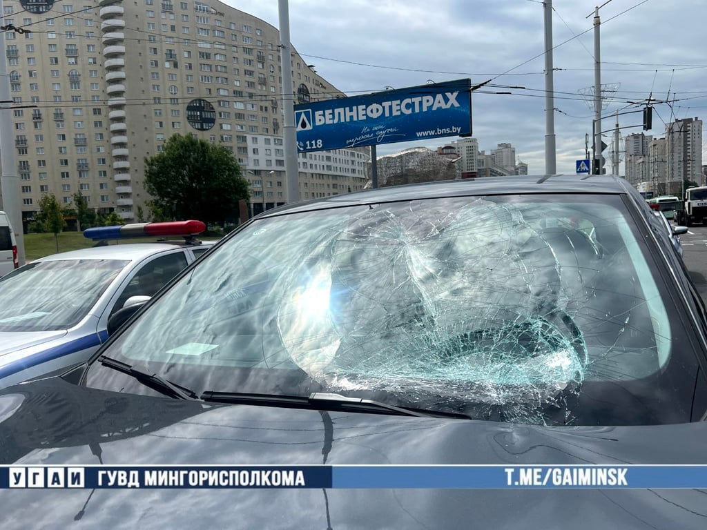 Перебегал дорогу на красный свет. В Минске водитель жестко сбил подростка