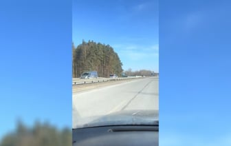 «И ничего человека не смущает?» — На трассе под Минском сняли несущийся по встречной внедорожник — Видео