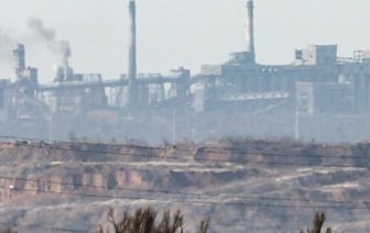 Российский флаг вывесили над коксохимическим заводом в Авдеевке