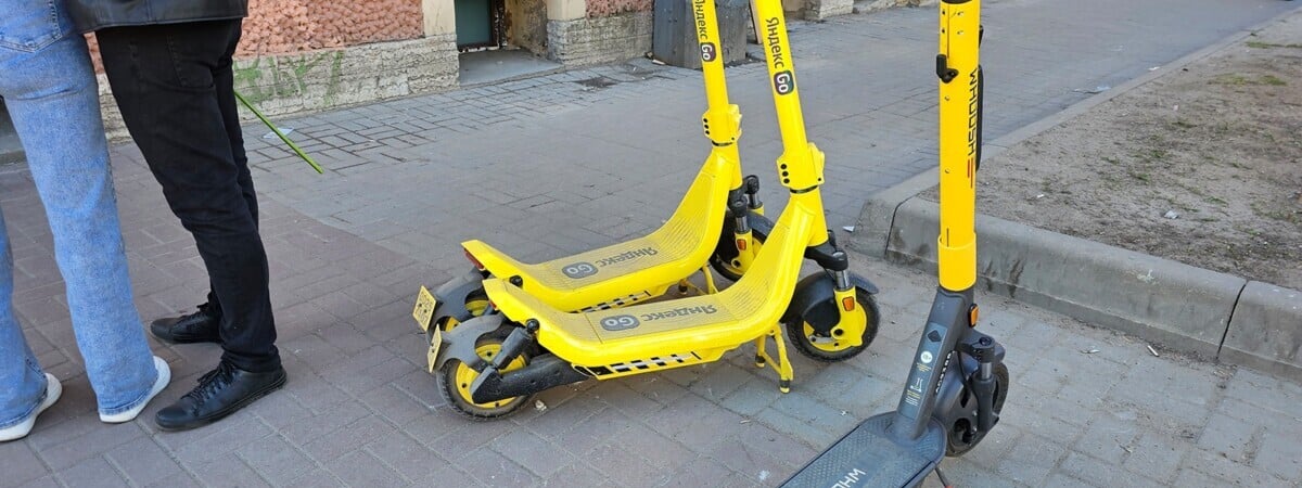В Яндекс Go появятся самокаты? Минчане заметили на улицах новый кикшеринг