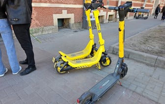 В Яндекс Go появятся самокаты? Минчане заметили на улицах новый кикшеринг