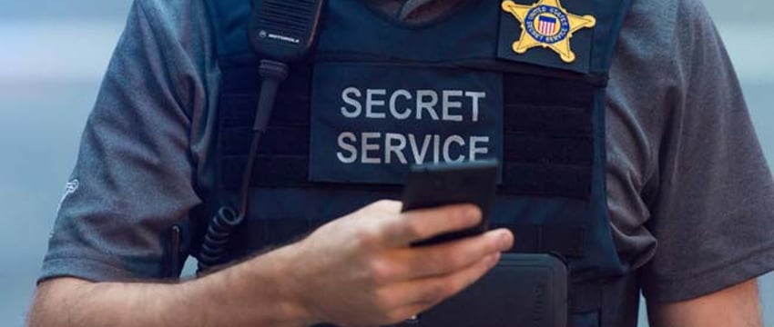Агент Секретной Службы обвиняют в сексуальном насилии над сотрудницей предвыборного штаба Харриса