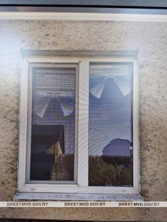 В Ивацевичском районе мужчина разбил окно в доме своей знакомой