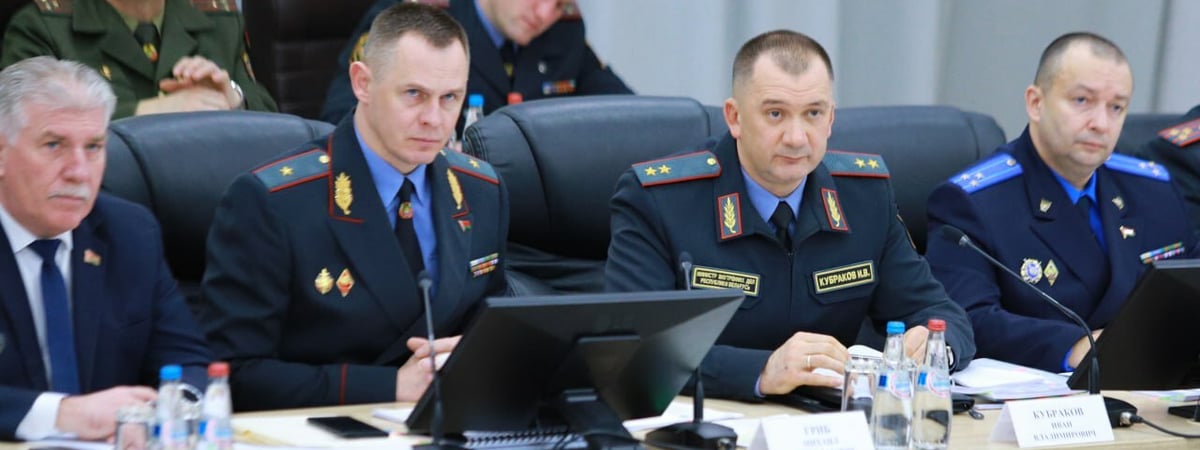 Глава МВД приказал применять к этим белорусам «самые строгие меры». Кого возьмут на «особый контроль»?