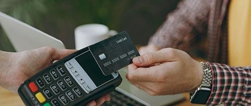Белорус закупился товарами по чужой карте, ему грозит до 3 лет