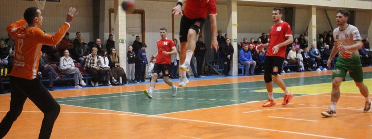 Победы гандболистов и волейболистов, ничья в мини-футболе — спортивные новости выходных