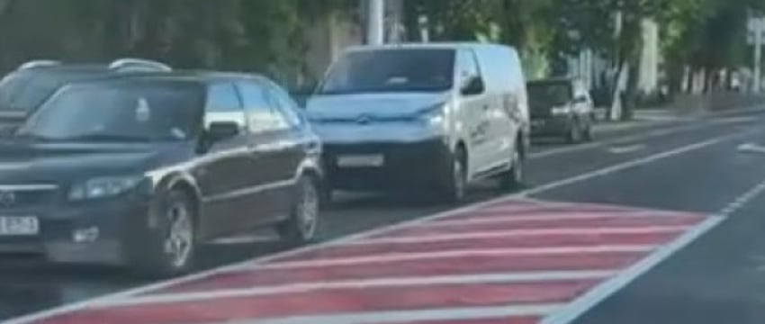 Назначение красной разметки на улице Ленина в Бресте