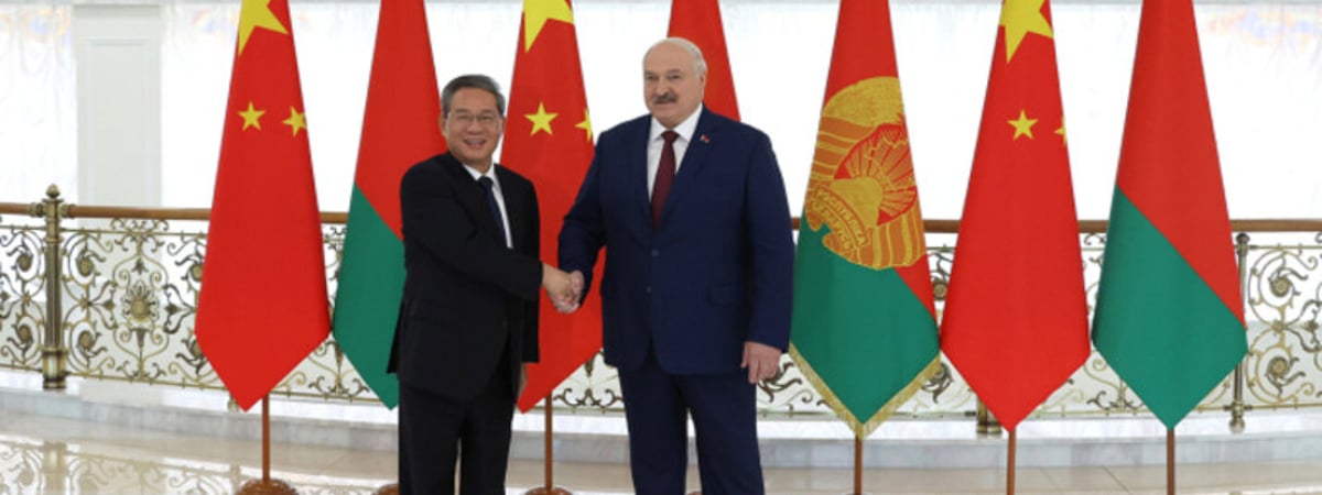 «Исторический документ» на фоне исторического обвала экспорта. Зачем в Минск приехал премьер Китая