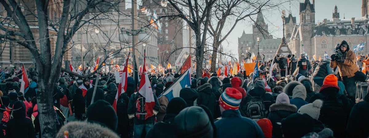 К акции протеста в Грузии присоединились госслужащие
