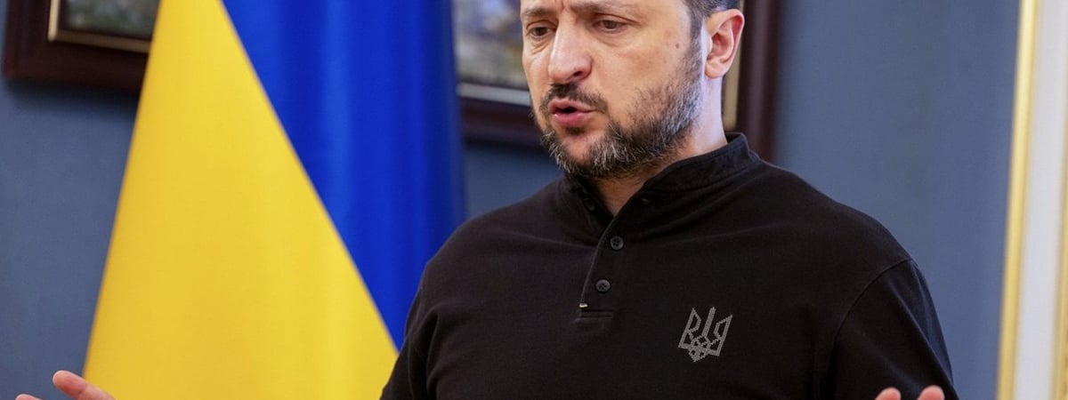 Зеленский отказался признавать долг Украины в 500 млрд долларов перед США