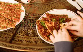 Не только люля. Что если мы приготовим кебаб из продуктов, которые не нужно искать по всему городу? Готовим с Грошыком