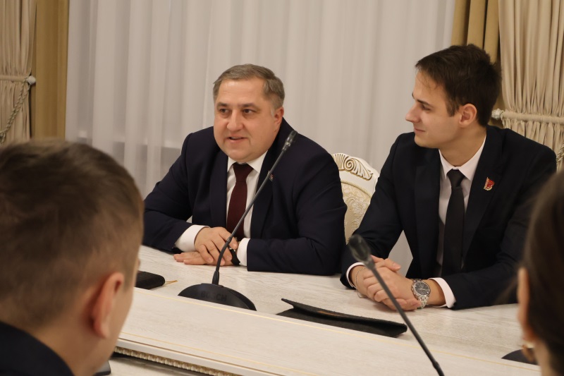 Какая главная проблема в городе? Глава Бреста ответил на вопросы молодежи