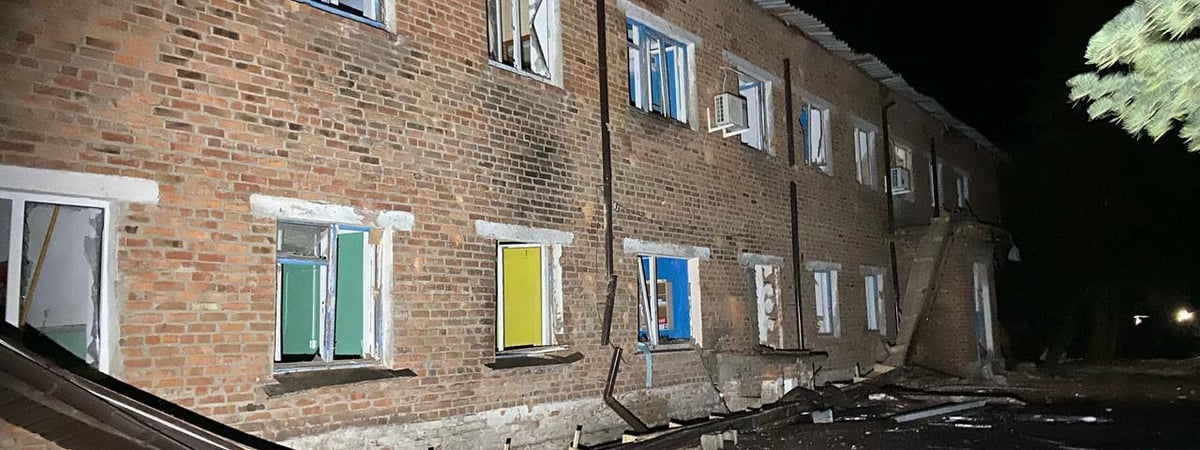 В Украине показали последствия удара авиабомб по больнице — Фото