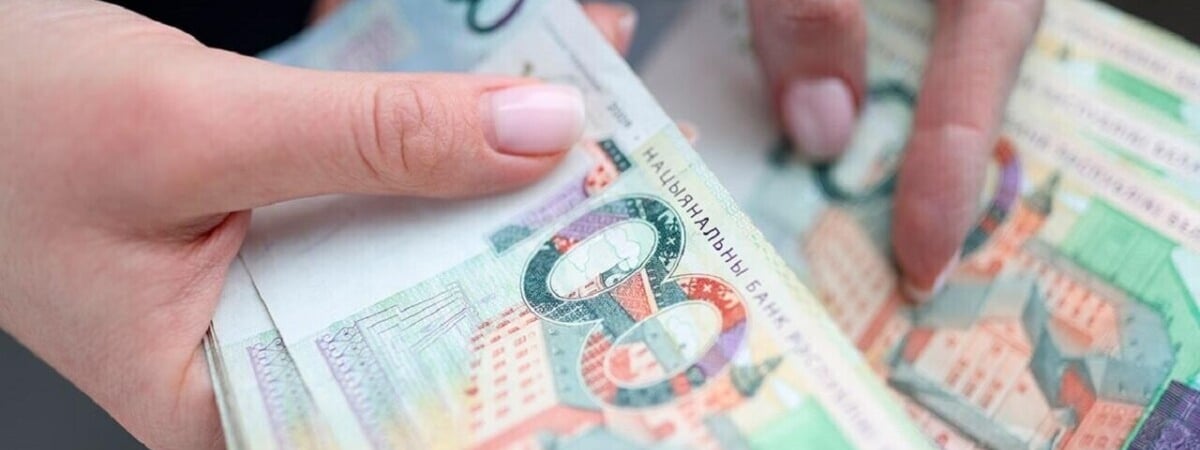 Плюс 20-35% от оклада. Минобразования Беларуси пообещало доплаты трём категориям работников с 1 мая — Официально