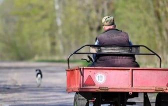Белорус неудачно прокатился на мотоблоке — технику изъяли, а сам лишился прав