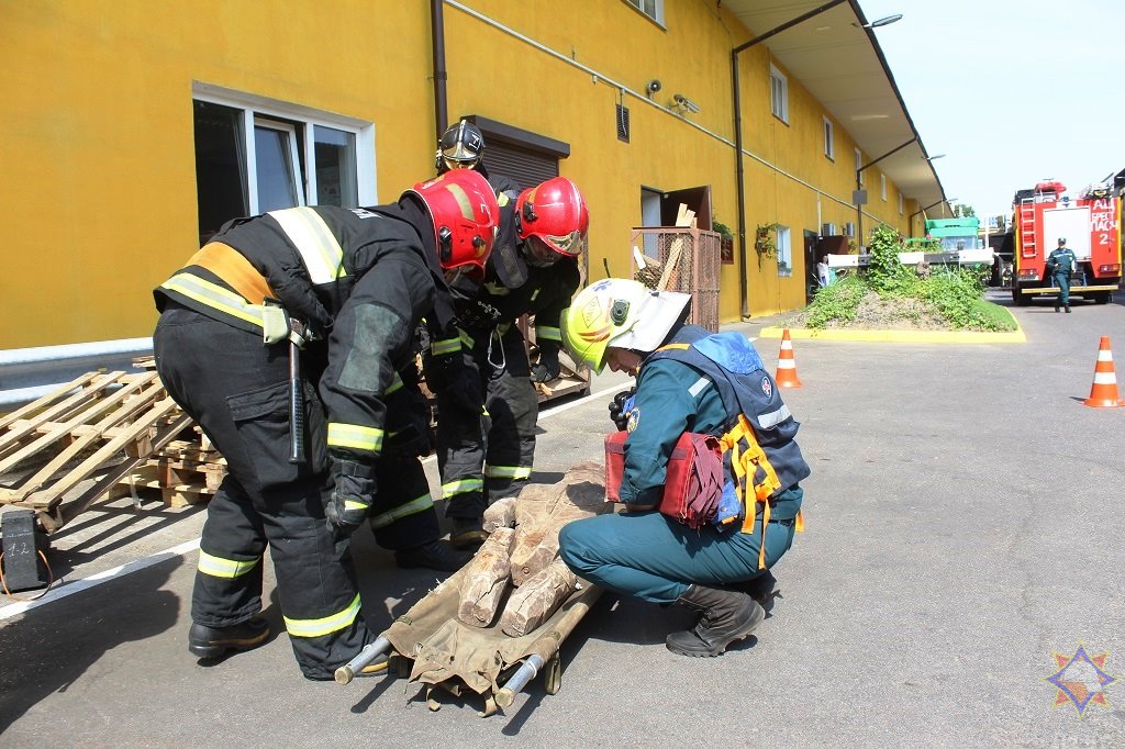 Учения на ликеро-водочном заводе «Белалко» в Бресте