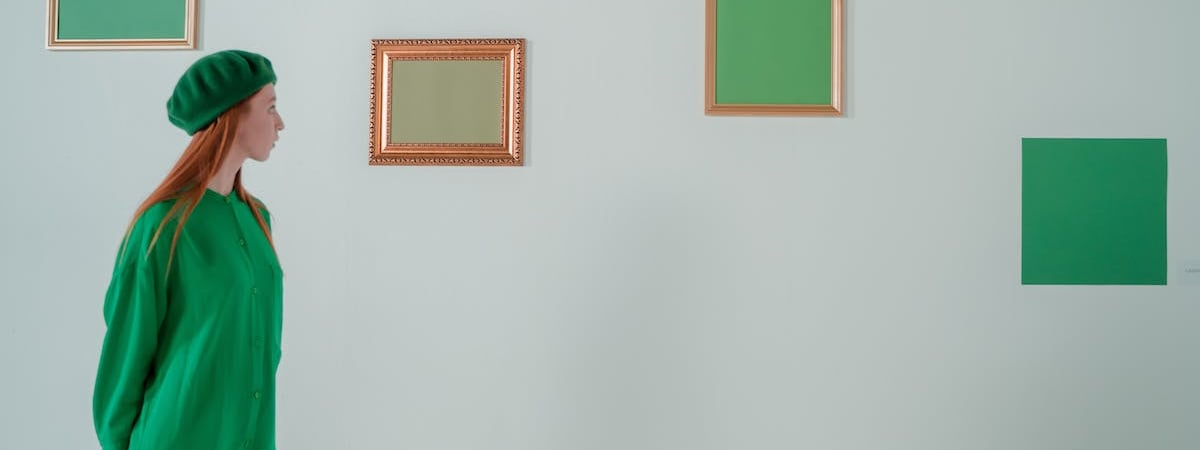 Выставка к юбилею Быкова закрывается на 4 месяца раньше запланированного