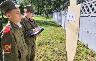 На каникулы… в армию. Под Гомелем подростки живут в полевых условиях