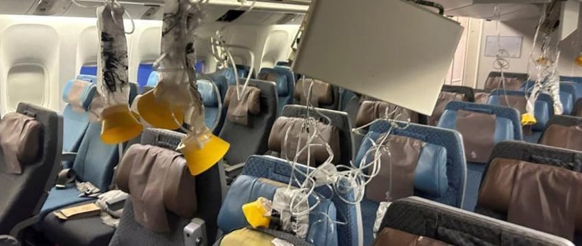 Трагедия на рейсе SQ321: пассажир умер из-за турбулентности