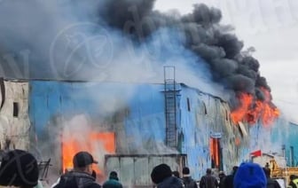 Люди пострадали из-за мощного пожара в ангаре в Ленинградской области