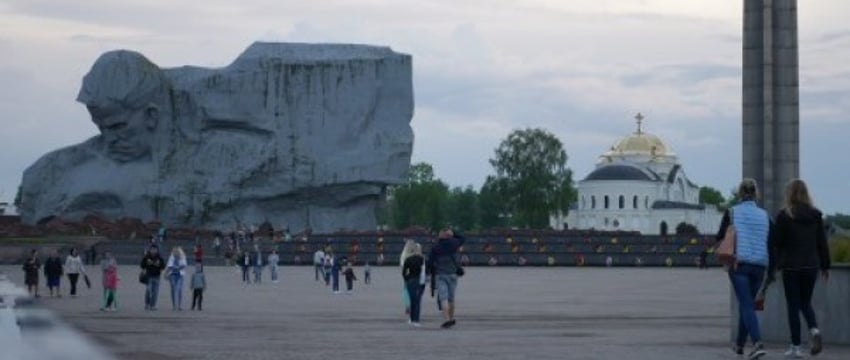 Выплаты до 5000 рублей. Кто в Беларуси получит матпомощь ко Дню Победы?