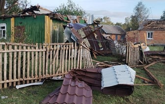 В Пинском районе пятиминутный ураган повредил более 60 домов в агрогородке Лопатино