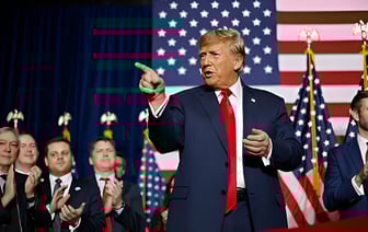 Трамп выиграл первые выборы на пути к Белому дому