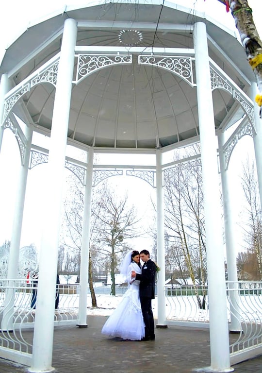 Ночевали в машине, чтобы попасть в ЗАГС. История одной свадьбы в Барановичах