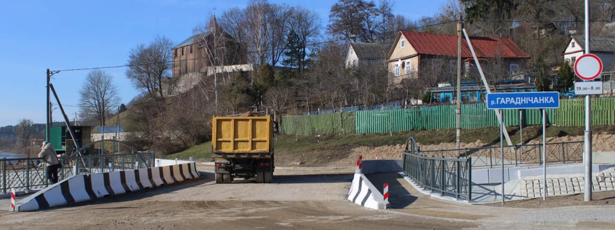 Фотофакт. Посмотрите, как выглядит мост через Городничанку на набережной Немана