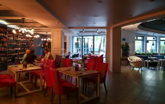 «Я в полнейшем шоке» — В Минске кафе отказалось брать оплату за заказанное семейной парой блюдо. Это как? — Видео